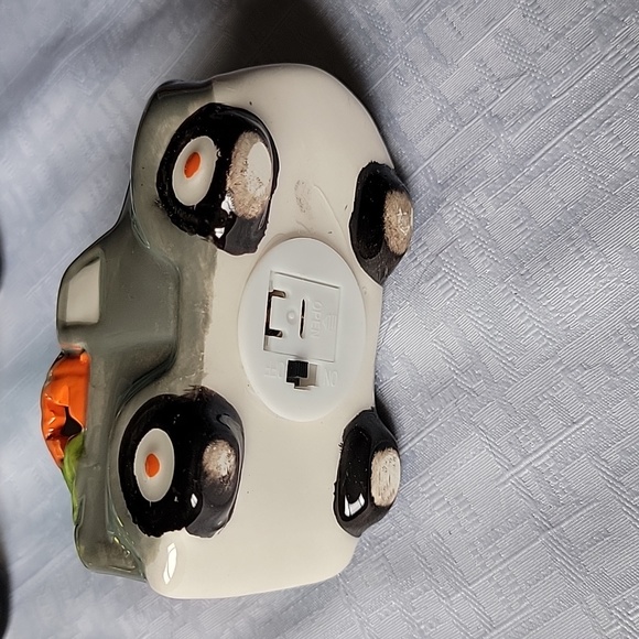 Ceramic farm truck decor - Picture 4 of 5